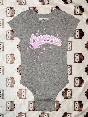 $1 | 0-6m | Short Sleeved Bodysuit/Onesie